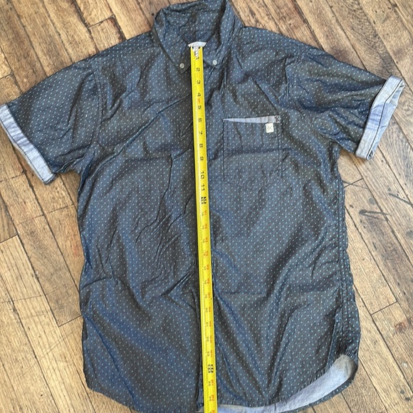 Depart West Men’s grey button down short sleeve shirt size medium - Picture 4 of 6